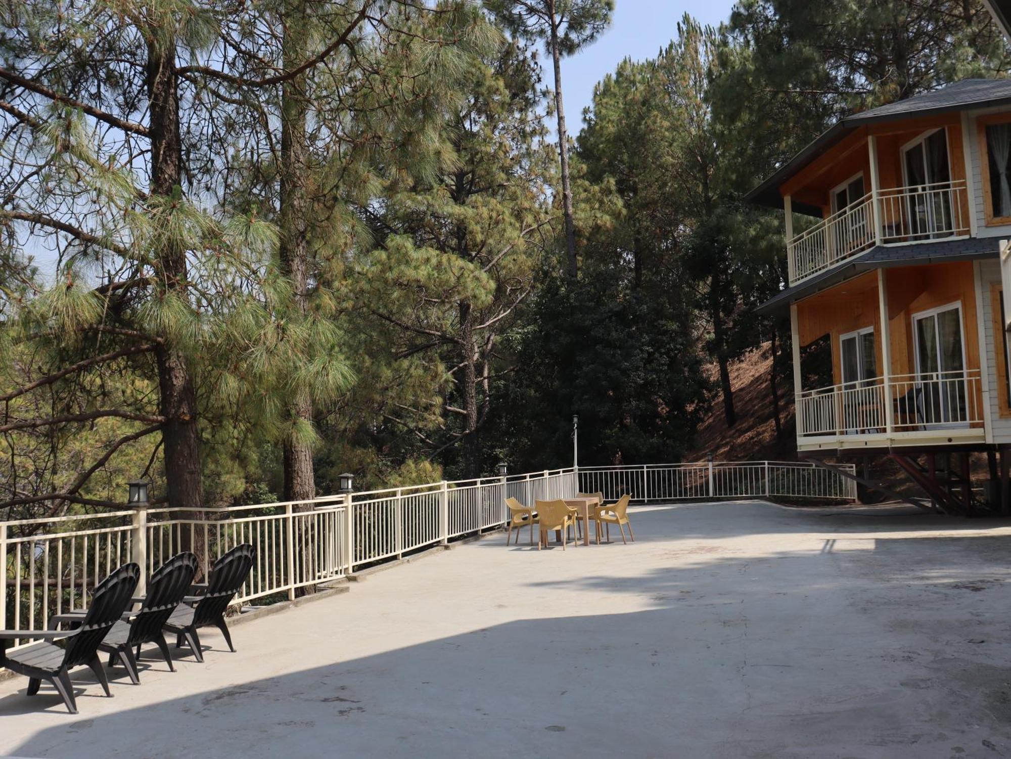 Hotel The Woods Retreat Lansdowne Esterno foto